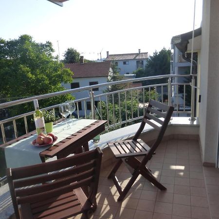 Apartment For Two 200M From The Beach Póla Kültér fotó