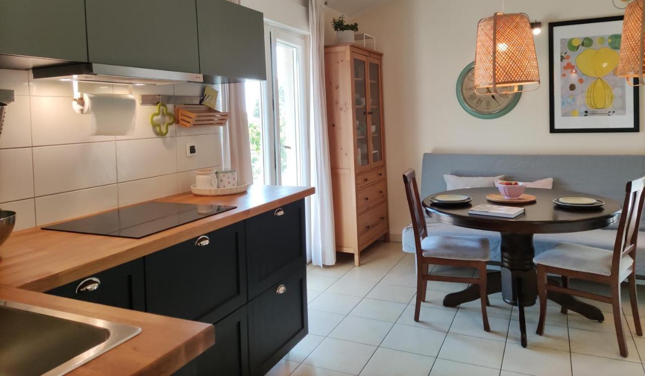 Apartment For Two 200M From The Beach Póla Kültér fotó